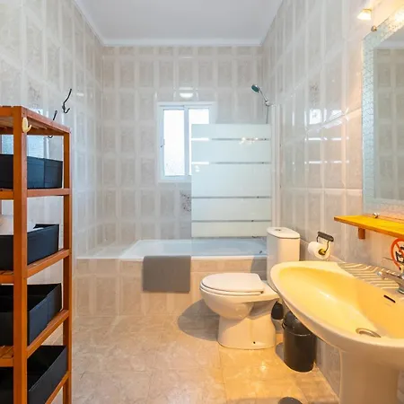 Casa Vista Alegre Costa Holiday home *